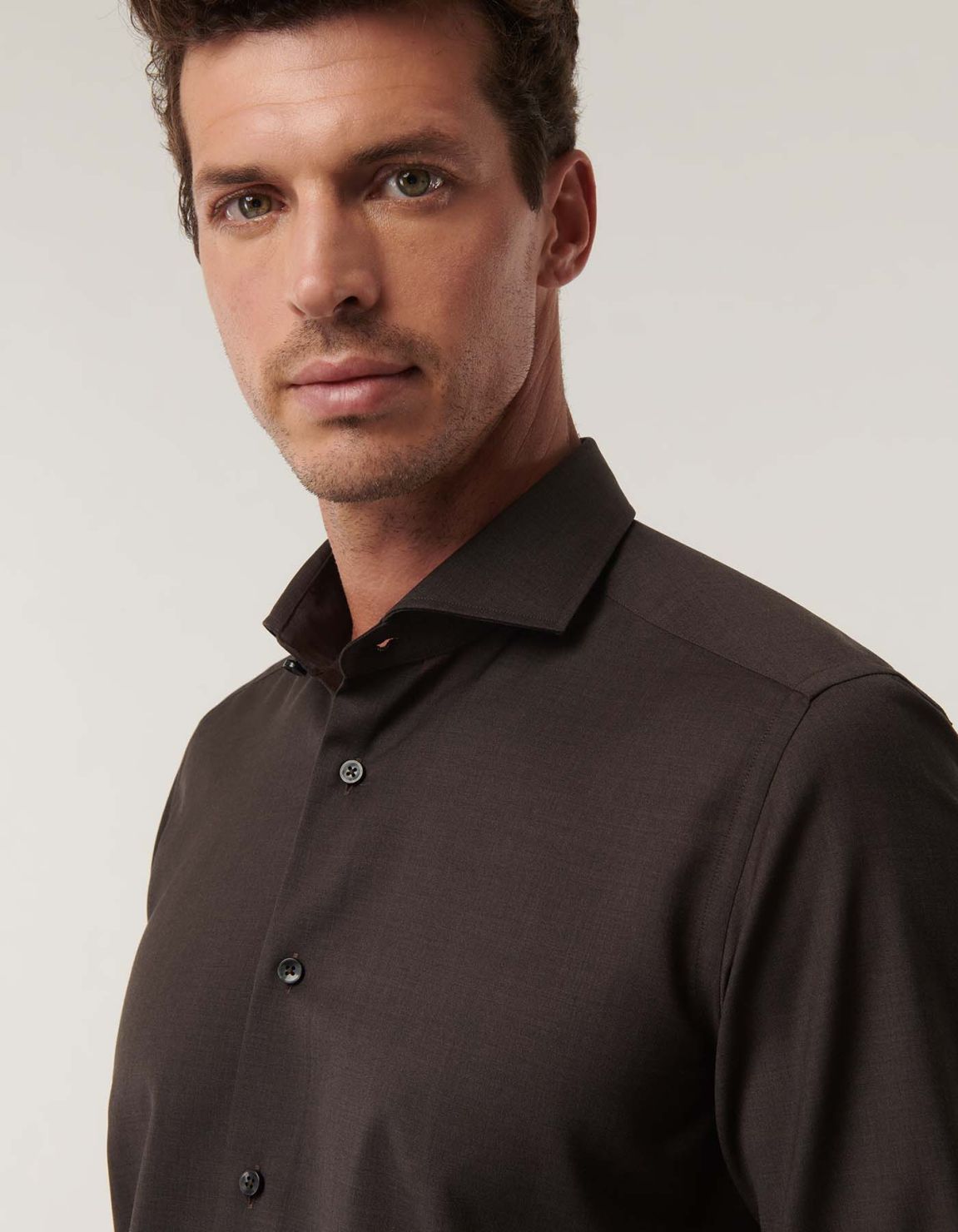 Camisa Cuello francés Liso Tela Marrón Tailor Custom Fit 5