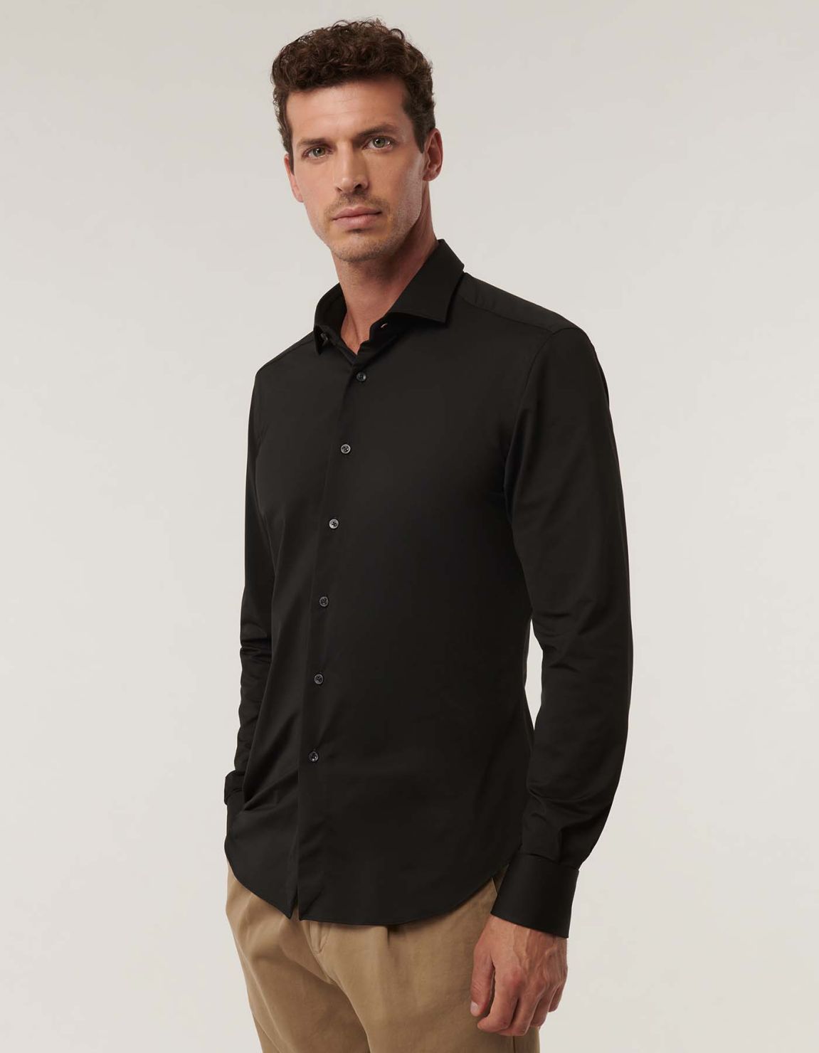 Camisa Cuello francés pequeño Liso Sarga Negro Slim Fit 3