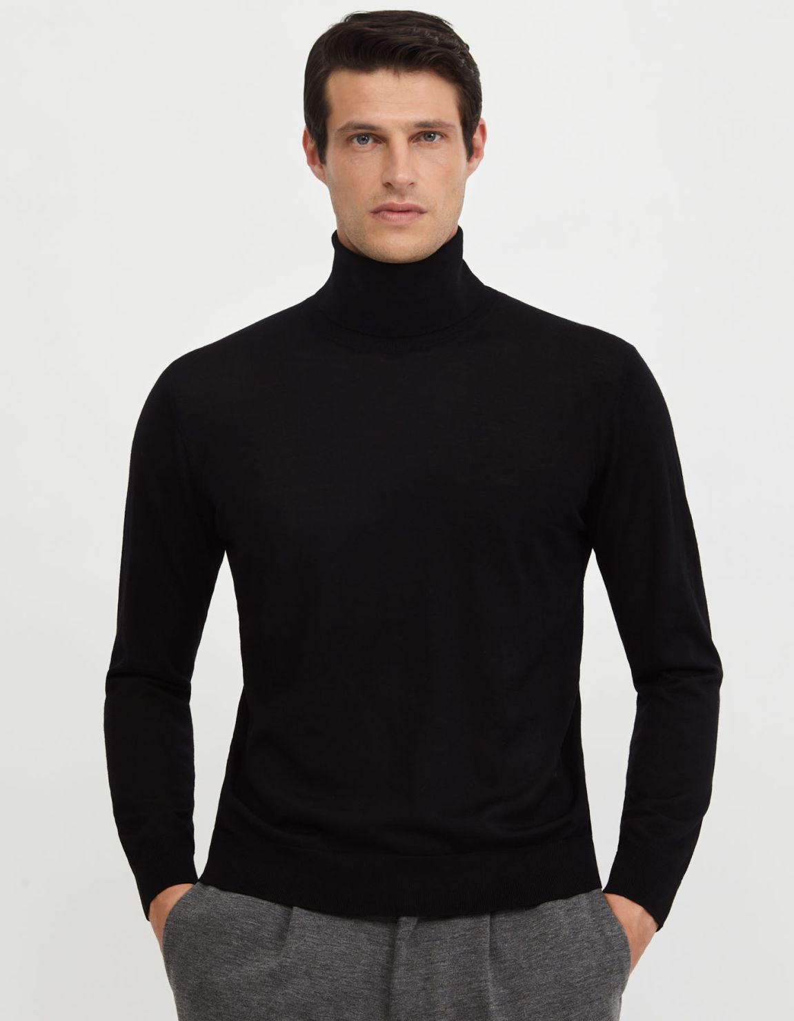 Sweater Black Fine 18 gauge merino wool yarn Regular Fit 7