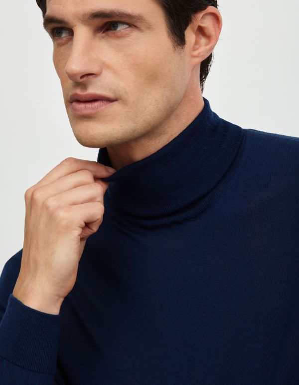 Maglia Blu Filato lana merino finezza 18