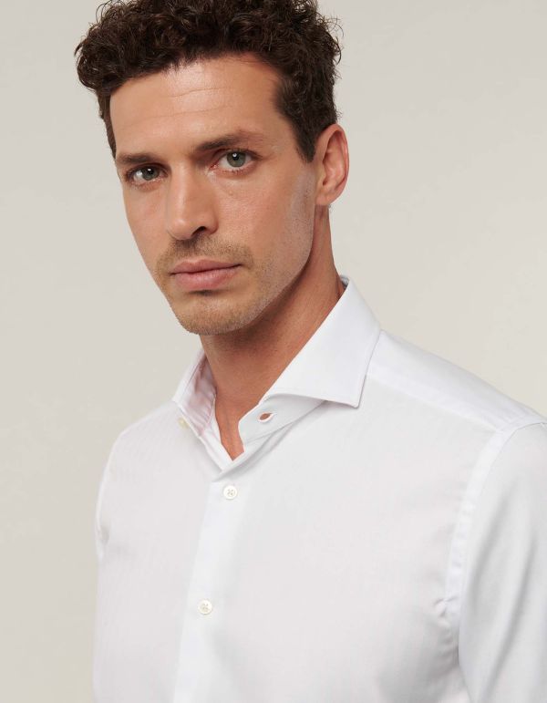 White Textured Solid colour Shirt Collar cutaway